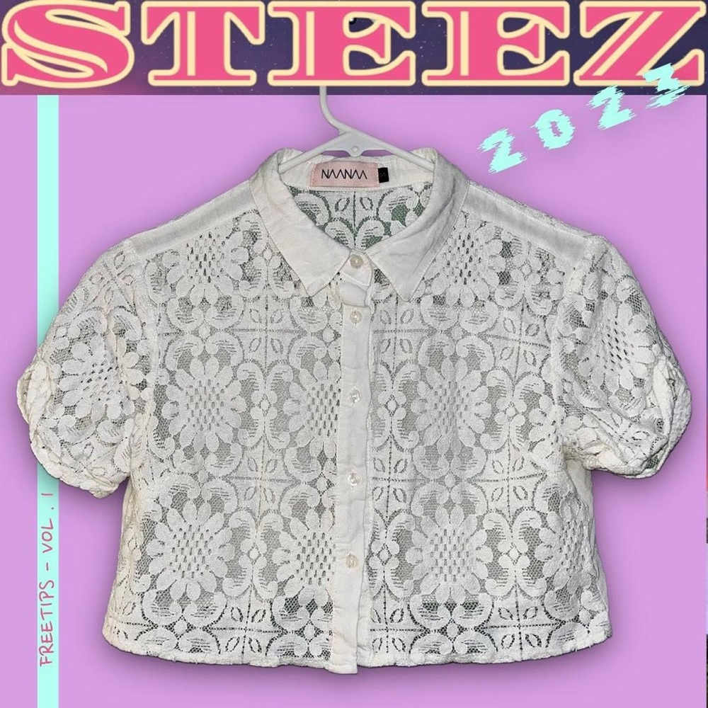 Gorgeous vintage lacy button up crop top